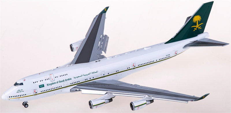 JC Wings Saudi Royal Aviation Boeing 747-400 HZ-HM1 Flaps Down 1:400 Diecast Model view 1