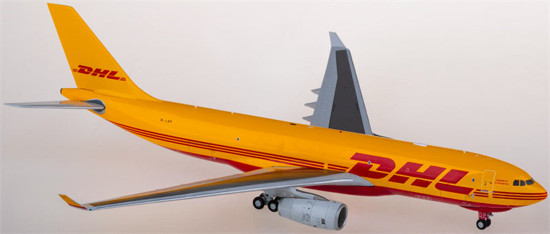 JC Wings 1:200 DHL Airbus A330 B-LDP Diecast Model view 3