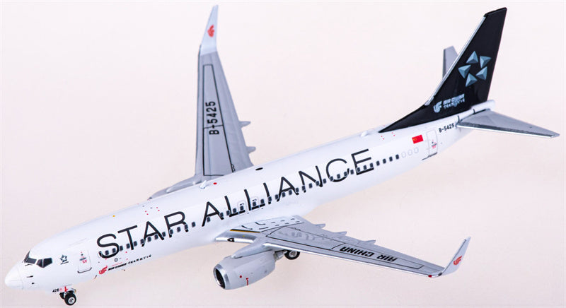 Phoenix Air China Boeing 737-800 B-5425 Star Alliance 1:400 Diecast Model view 1