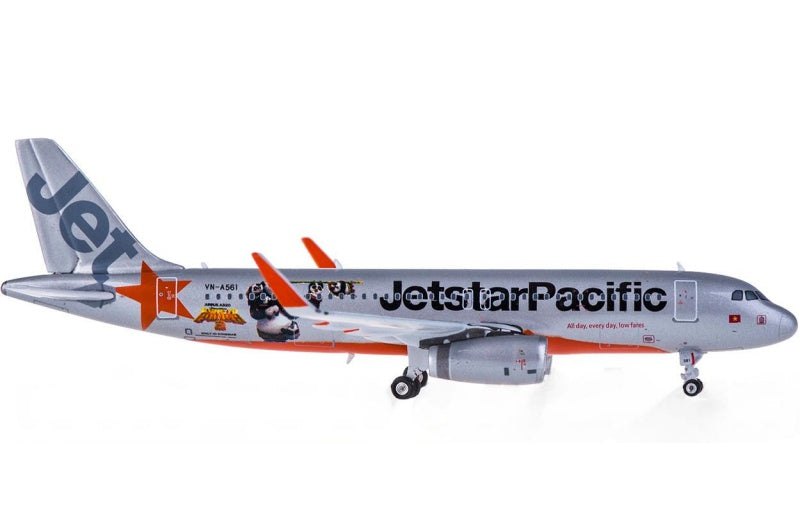 Phoenix Jetstar Pacific Airbus A320 VN-A561 1:400 Aircraft Pre-built  Airliner Model Display