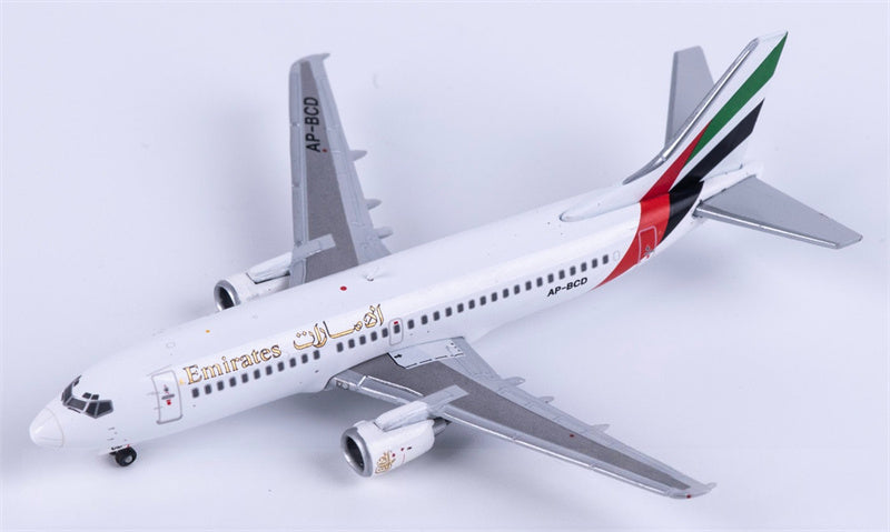 Geminijets 1:400 Emirates Boeing 737-300 AP-BCD  Diecast Model