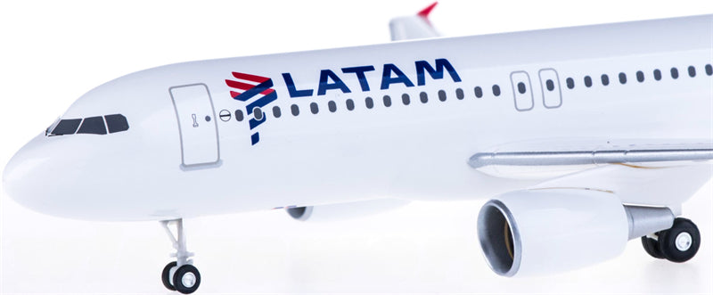 Hogan LATAM Airbus A320 1:200 ABS Model view 2