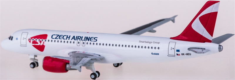 Herpa Czech Airlines Airbus A320 OK-HEU 1:500 Diecast Model view 4