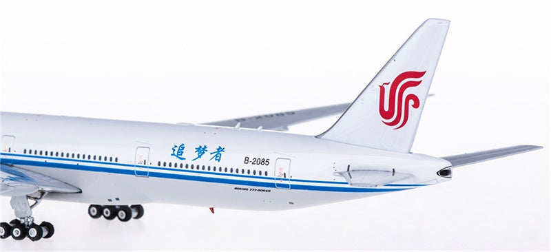 Phoenix Air China Boeing 777-300ER B-2085 1:400 Diecast Model view 3