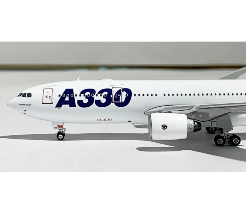 Phoenix 1:400 Airbus A330-200 D-WWKJ  DIECAST Model