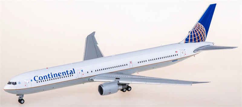 JC Wings 1:200 Continental Airlines Boeing 767-400ER N66051 Flaps down Diecast Model view 2