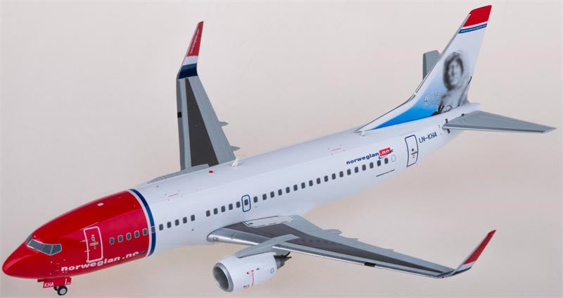JC Wings Norwegian Air Shuttle Boeing 737-300 LN-KHA 1:200 Diecast Model view 1