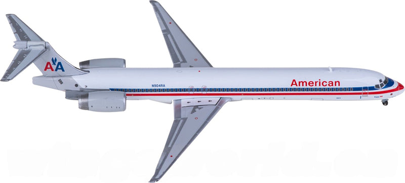 Geminijets American Airlines McDonnell Douglas MD-90 N904RA 1:400 Diecast Model view 1