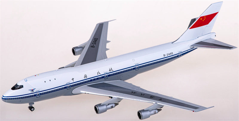 Phoenix 1:400 CAAC Boeing 747 B-2440 Diecast Model view 2