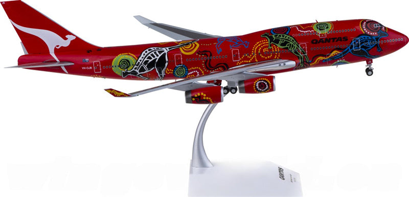 JC Wings Qantas Boeing 747-400 VH-OJB 1:200 Diecast Model view 2