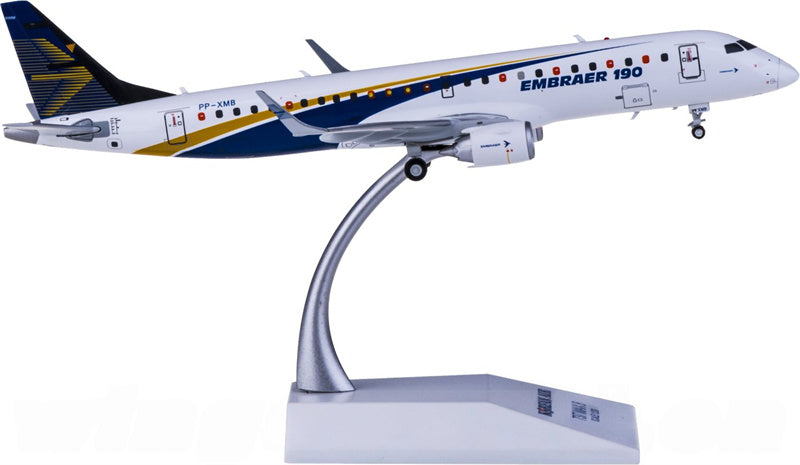 JC Wings Embraer ERJ-190 PP-XMB 1:200 Airplane Pre-built  Airliner Model Display