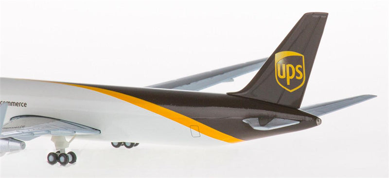 Hogan UPS Boeing 767-300 Cargo 1:400 Diecast Model view 3