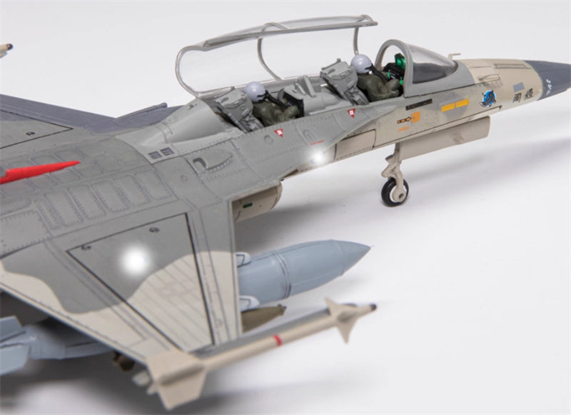 TTF F-CK-1 CHING-KUO INDIGENOUS DEFENSE FIGHTER #1627 88-8118 1:72 Aircraft Pre-built Model