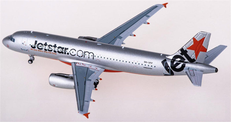 NG Models Jetstar Airbus A320-200 VH-VFF 1:400 Diecast Model view 4