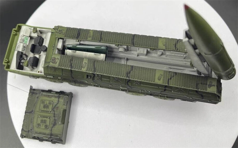 AM Spider (SS-23 type) Oka tactical ballistic missile stripe coating 1:72 Tank Pre-built Model