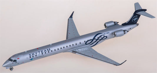 JC Wings Garuda Indonesia Bombardier CRJ1000ER PK-GRA SkyTeam 1:200 Diecast Model view 1