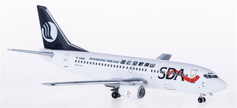 AeroClassics Shandong Airlines Boeing 737-300 B-2968 1:400 Diecast Model view 2
