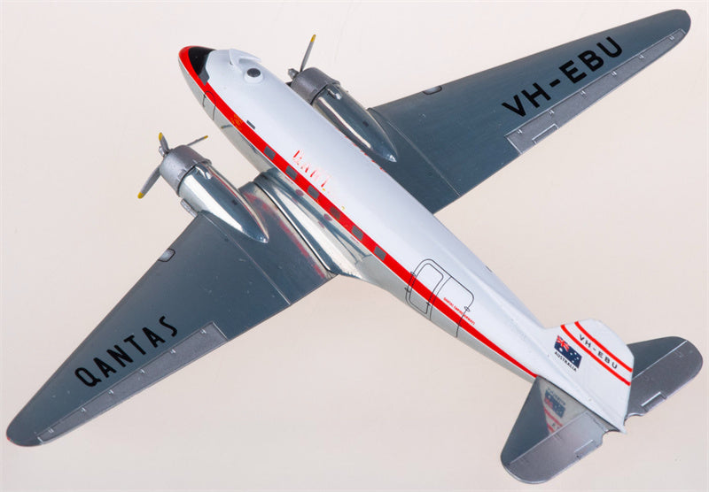 Geminijets Qantas Douglas DC-3 VH-EBU 1:200 Diecast Model view 1