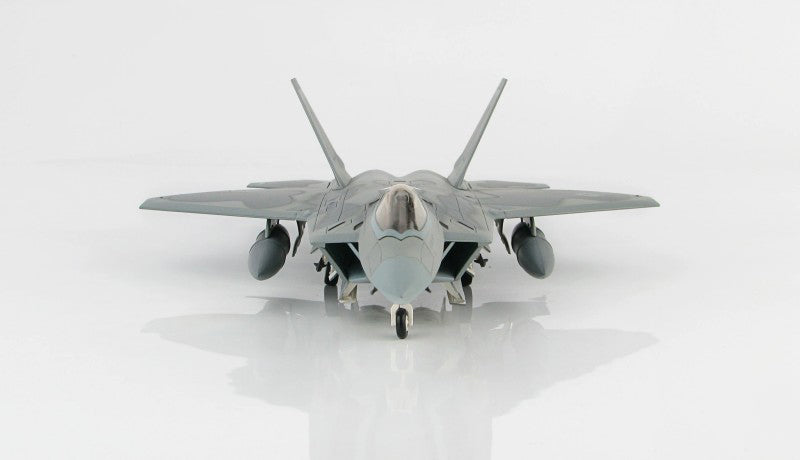 HOBBYMASTER USAF / RAF Lakenheath F-22A 95th FS 1:72 Model 2016   05-4086