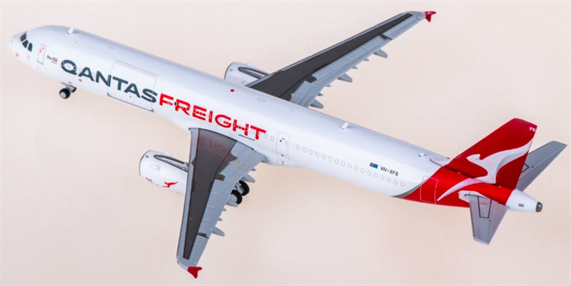 JC Wings Qantas Freight Airbus A321F VH-XF6 1:400 Diecast Model view 3