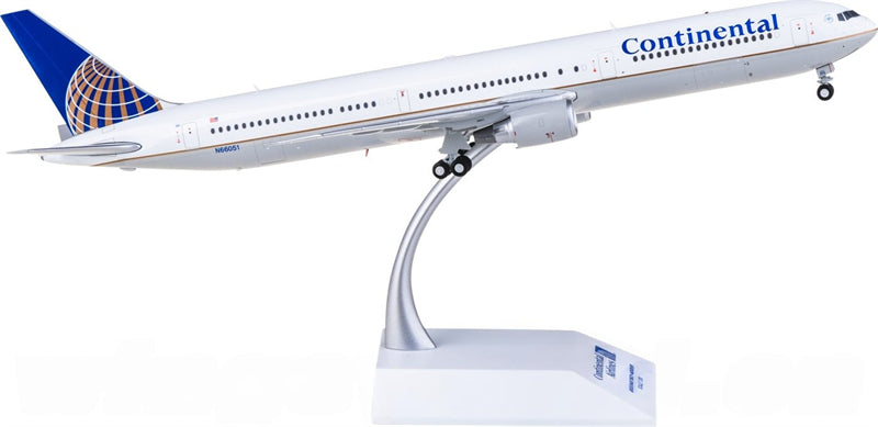JC Wings 1:200 Continental Airlines Boeing 767-400ER N66051 Diecast Model view 3