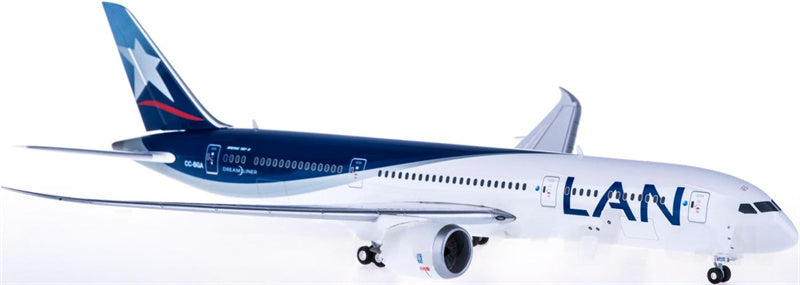 Herpa LAN Airlines Boeing 787-9 CC-BGA 1:200 ABS Model view 2