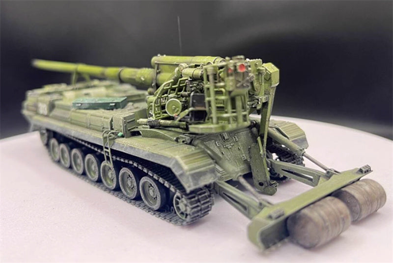 AM Russian Pion 2S7M M-1975 self-propelled howitzer with random tank numbers 1:72 Tank Pre-built Model