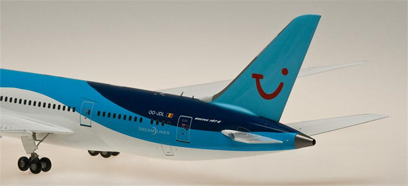 JC Wings Jetairfly Boeing 787-8 OO-JDL 1:200 Diecast Model view 3