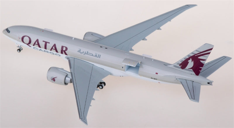 Geminijets Qatar Boeing 777-200LRF A7-BFT 1:400 Diecast Model view 3