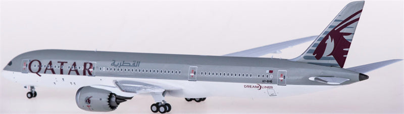 NG Models Qatar Boeing 787-9 Dreamliner A7-BHG 1:400 Diecast Model view 1