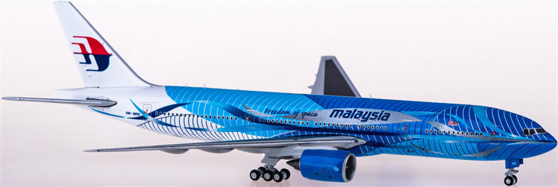 JC Wings Malaysia Airlines Boeing 777-200ER 9M-MRD 1:400 Diecast Model view 4