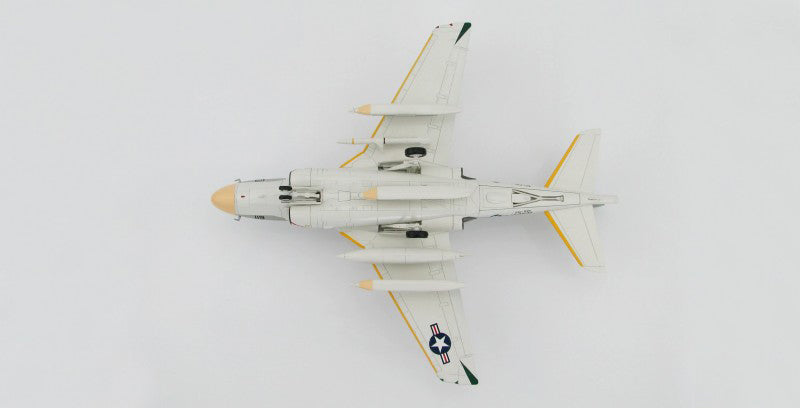 HOBBYMASTER USN / USS Nimitz EA-6B VAQ-135 1:72 Model 1978  Black Ravens 159909