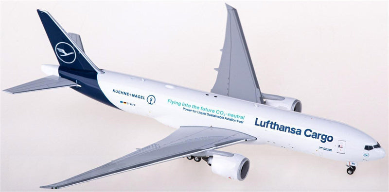 Phoenix Lufthansa Cargo Boeing 777-200F D-ALFK 1:400 Airplan Diecast Model view 3
