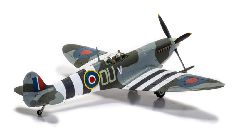CORGI Supermarine Spitfire MkIXe ML407 Sq Ldr John 'Johnnie' Houlton 1:72 Airplane Pre-built Model