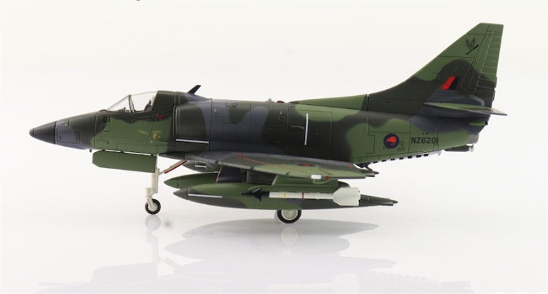 Hobby Master A-4K Lizard Scheme NZ6201 2 Squadron RNZAF New Zealand 1987 1:72 Airplane Pre-built Model