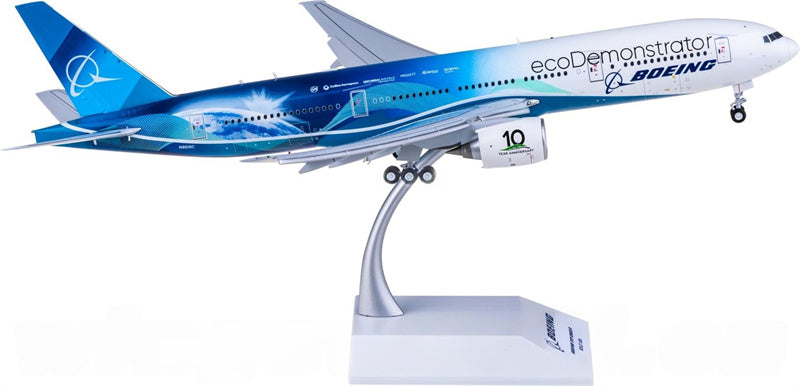 JC Wings 1:200 Boeing 777-200ER Flaps down N861BC Diecast Model view 2