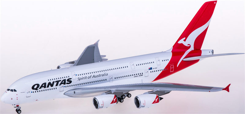 Phoenix 1:400 Qantas Airbus A380 VH-OQI Diecast Model view 1