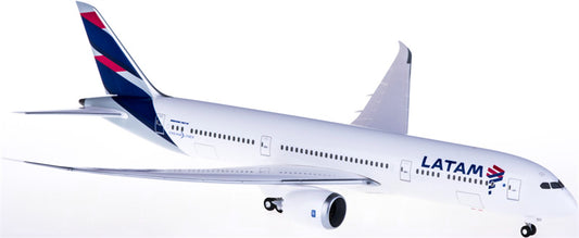 Hogan LATAM Boeing 787-9 1:200 ABS Model view 1