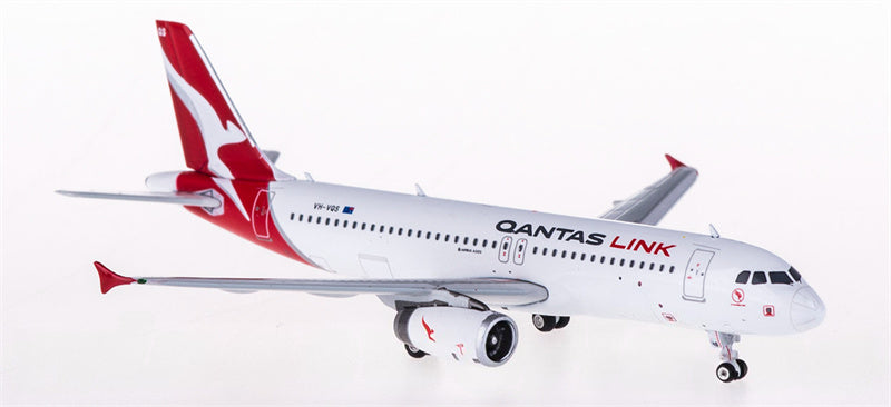 Phoenix Qantas Airbus A320 VH-VQS 1:400 Diecast Model view 1