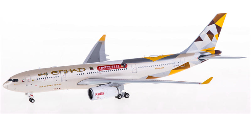 Phoenix Etihad Airways Airbus A330-200 A6-EYD 1:400 Diecast Model view 2