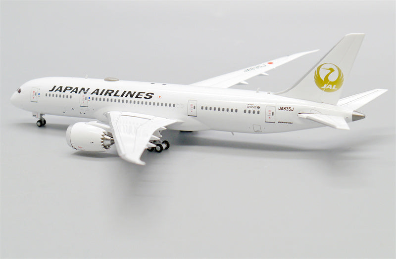 JC Wings Japan Airlines Boeing 787-8 JA835J 1:400 Diecast Model view 3