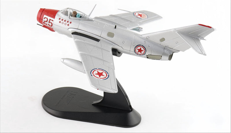 HOBBY MASTER CPVAF MiG-15bis 3rd Division-7th Regiment 1:72 Model 1950s Zhao Baotong  Red 25