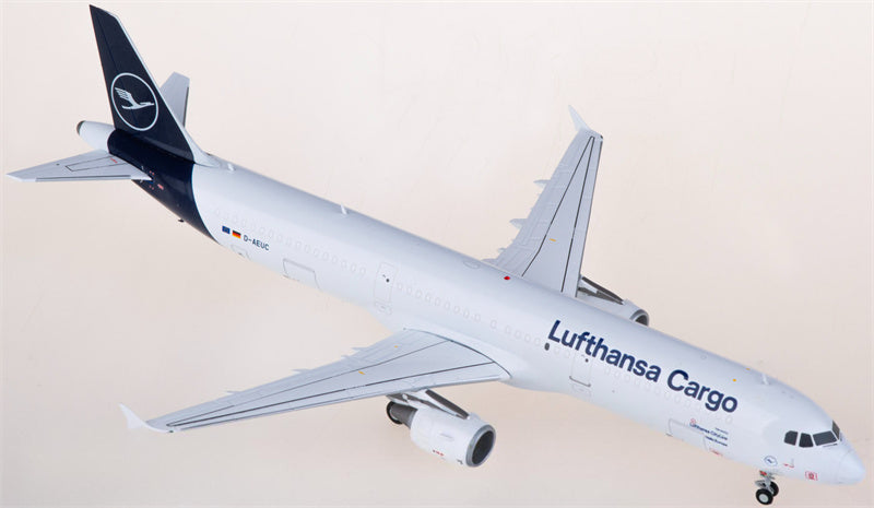 Geminijets Lufthansa Cargo Airbus A321P2F D-AEUC 1:200 Diecast Model view 1