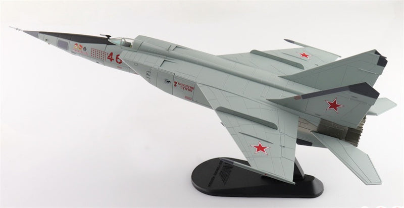 HOBBY MASTER MIG-25RBT Foxbat Red 46 47th GRAP 2nd Sqn. Russian Air Force May 2001 (with 8 x FAB-500 bombs) 1:72 Aircraft Pre-built Model
