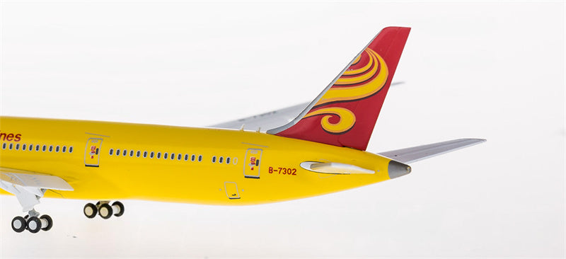 JC Wings Hainan Airlines Boeing 787-9 B-7302 Flaps Down 1:400 Diecast Model view 4