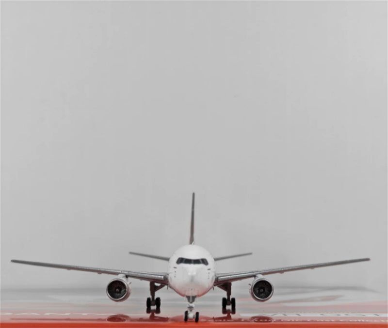 PandaModel 1:400 Qantas Feight B767-300 VH-EFR DIECAST Model