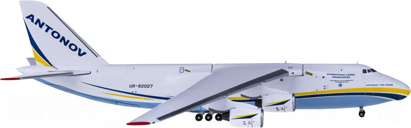 Geminijets 1:400 Antonov UR-82027 Diecast Model view 2