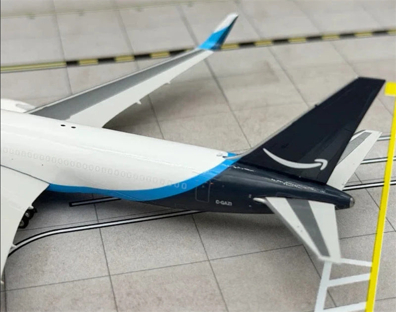Phoenix Prime Air Boeing 767-300ER C-GAZI 1:400 Diecast Model view 4