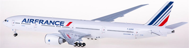 Herpa Air France Boeing 777-300ER F-GZND La Rochelle 1:200 ABS Model view 3
