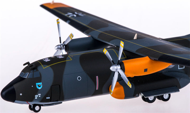 Herpa Luftwaffe Transall C-160 50+67 1:200 Diecast Model view 2